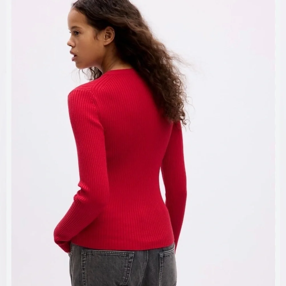 GAP Crew Neck Red Ribbed Knit Sweater, Long Sleeve, Fitted, Soft, Size M, NWT